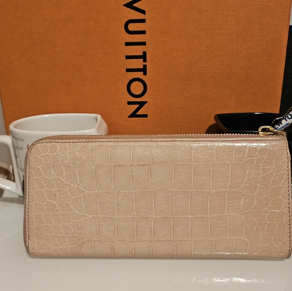 Authentic miumiu Wallet Long Wallet Pink Gold Woman - Picture 2 of 13